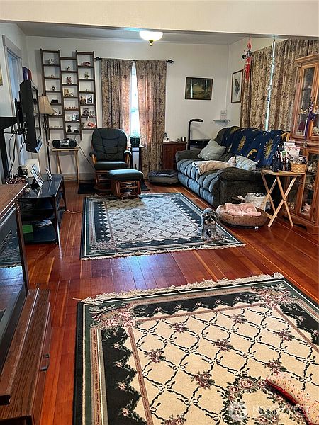 3rd image of 2274 Elmway