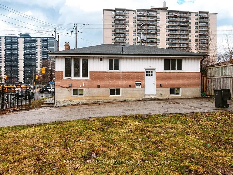 240 Markham Rd #LOWER LEVEL — Photo 16