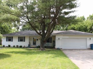 421 E Rhodes St, Centralia, IL 62801