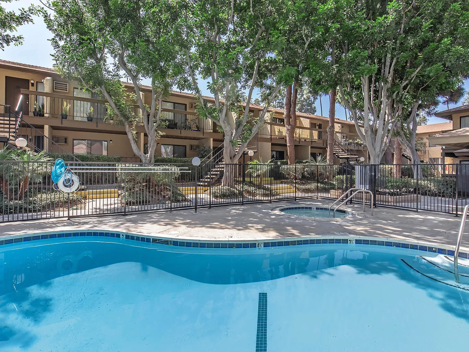 Palm Lane Apartment Homes — Photo 3