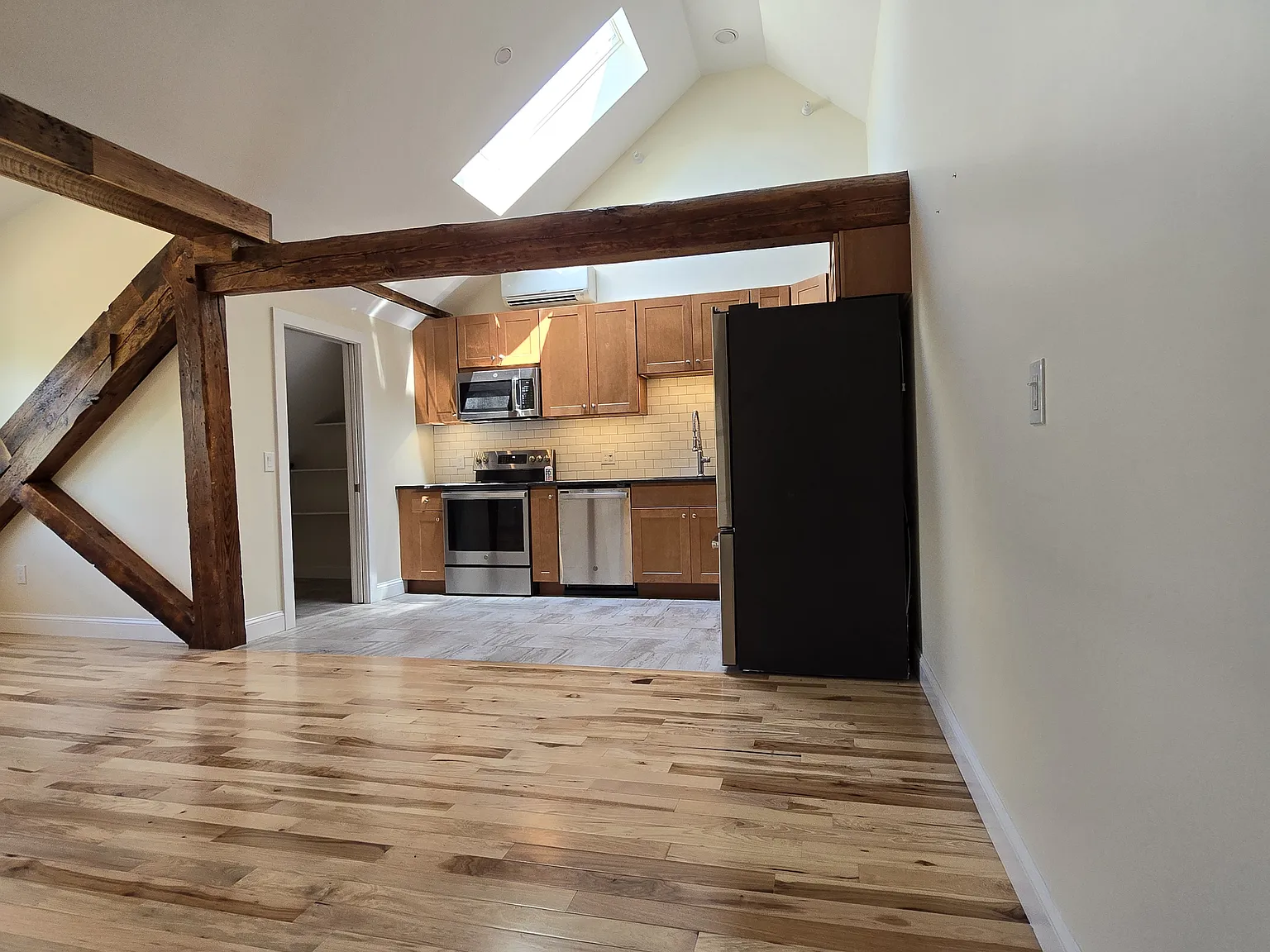 130 W Canal St — Photo 3