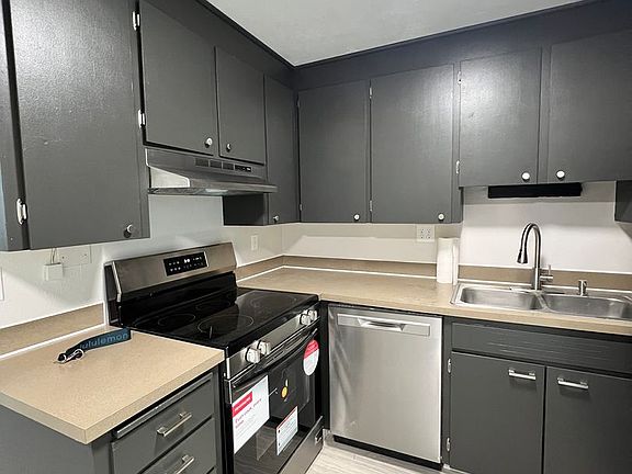 2nd image of 1141 W Cascade Ave