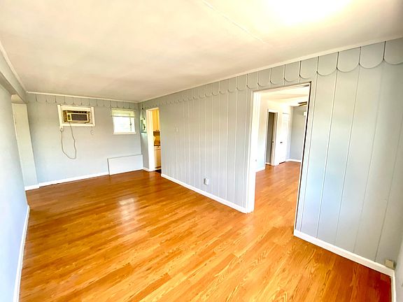5th image of 714 4th Ave N APT 3