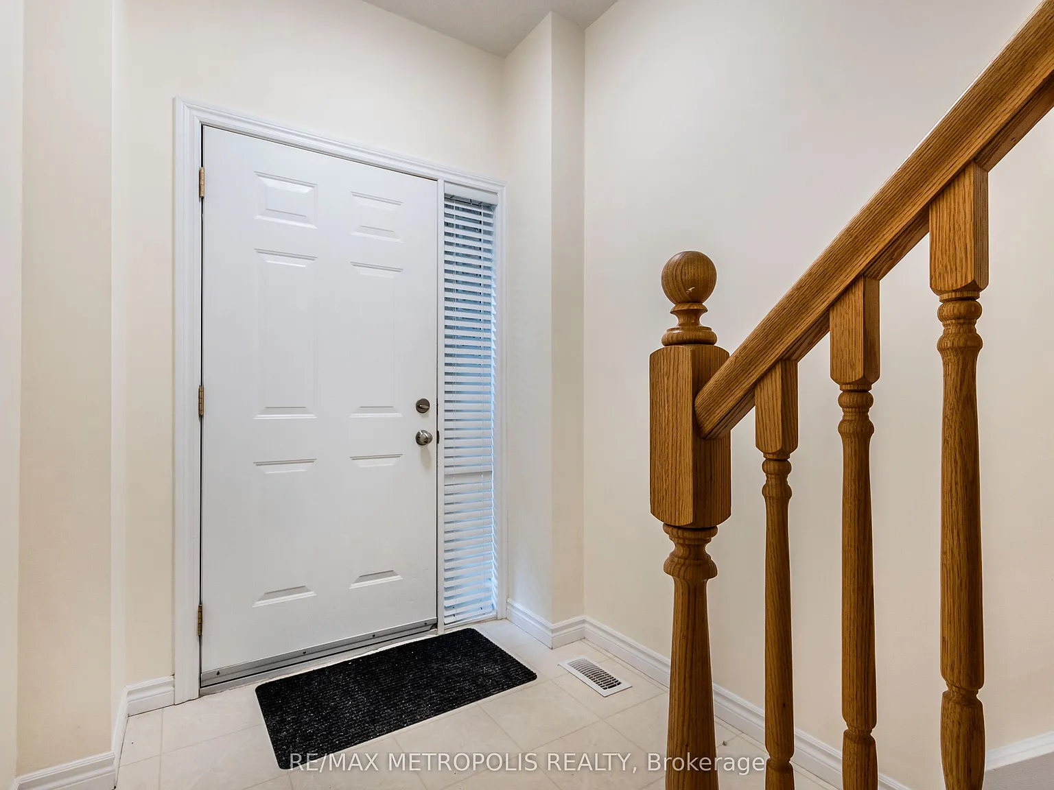 3 bed, $3,500 — Photo 2