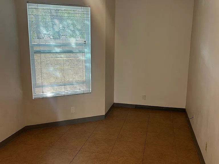 5411 Linda Vista Rd #4 — Photo 6