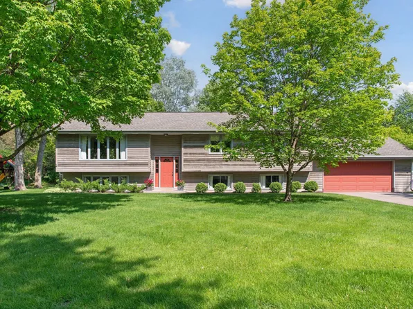 16818 Canterbury Dr, Minnetonka, MN 55345