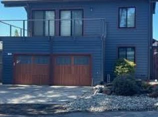 70 Wylvale Ave, Moss Beach, CA 94038