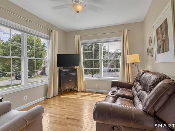 4th image of 105 Turtlebrook Lane #105