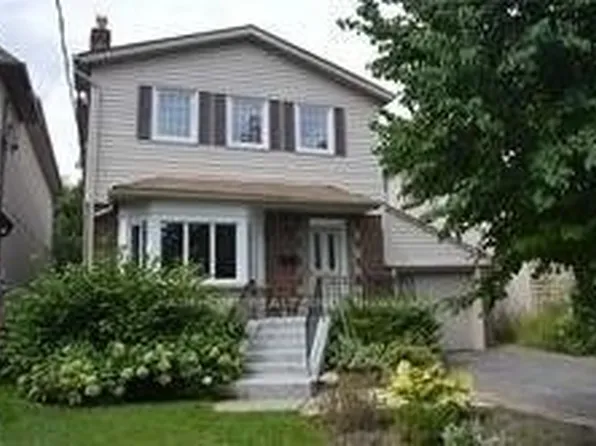 122 Brentcliffe Rd, Toronto, ON M4G 3Y9