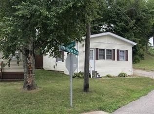 290 Oglethorpe Dr, Lapeer, MI 48446