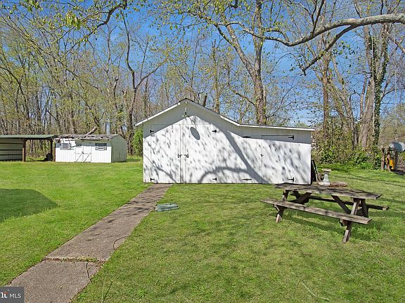 2nd image of 4822 Church Ln