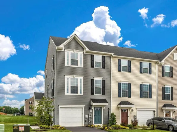 96 Absolution Dr, Hedgesville, WV 25427