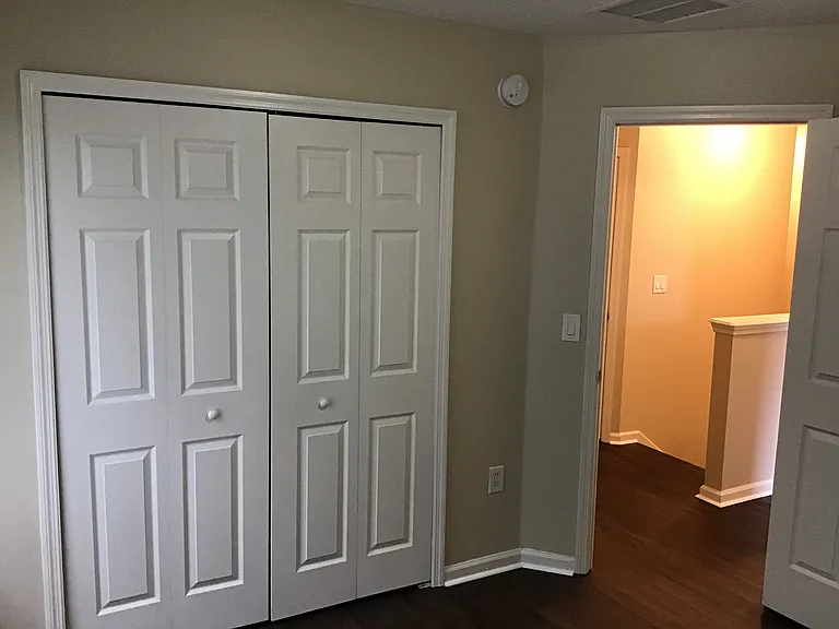 2724 Creekfront Dr — Photo 9