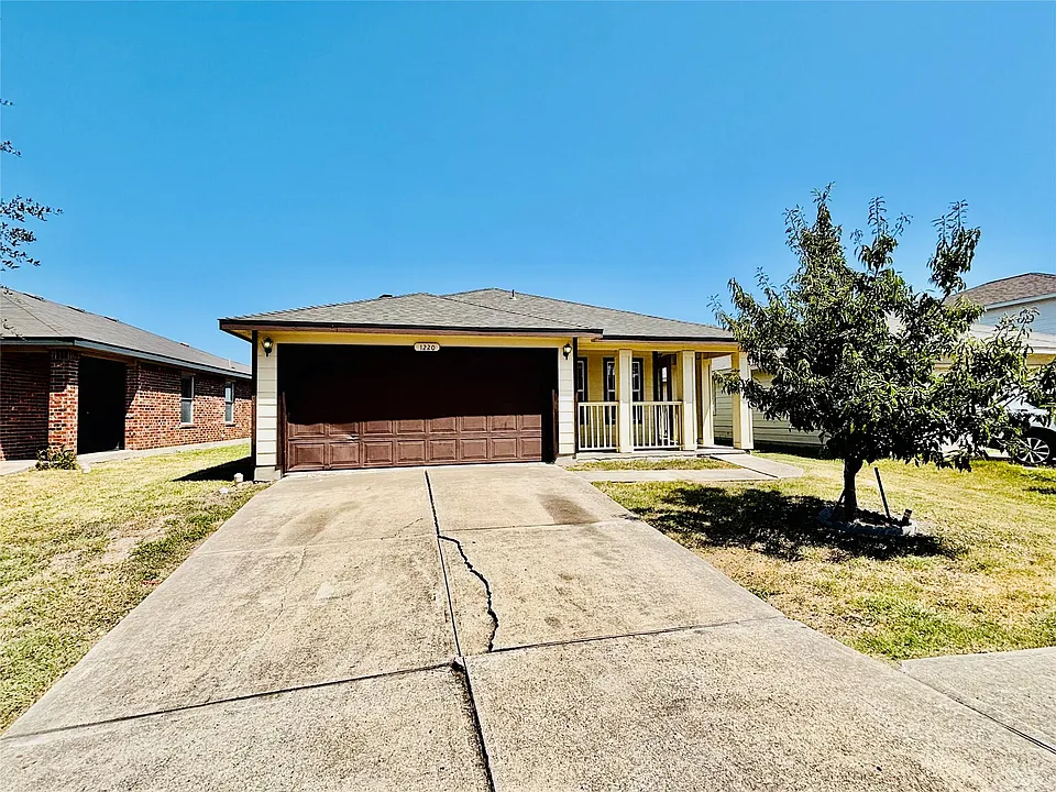 1220 Anise Dr