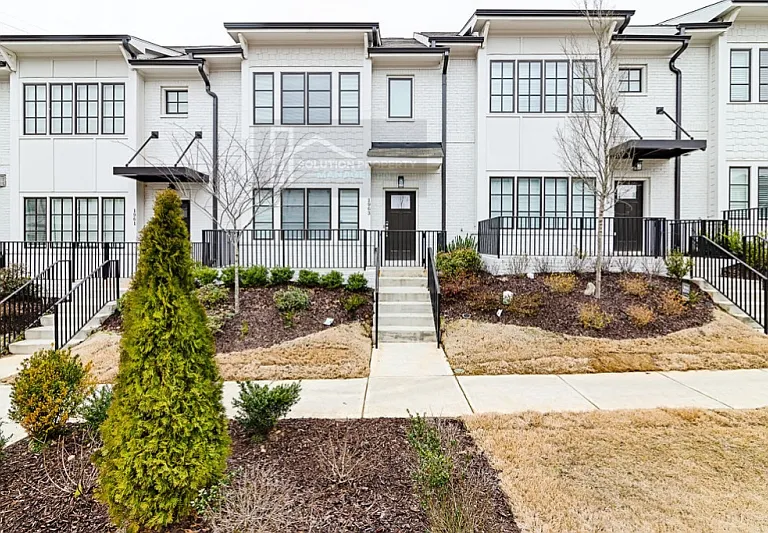 1963 Summit Trace Cir — Photo 1