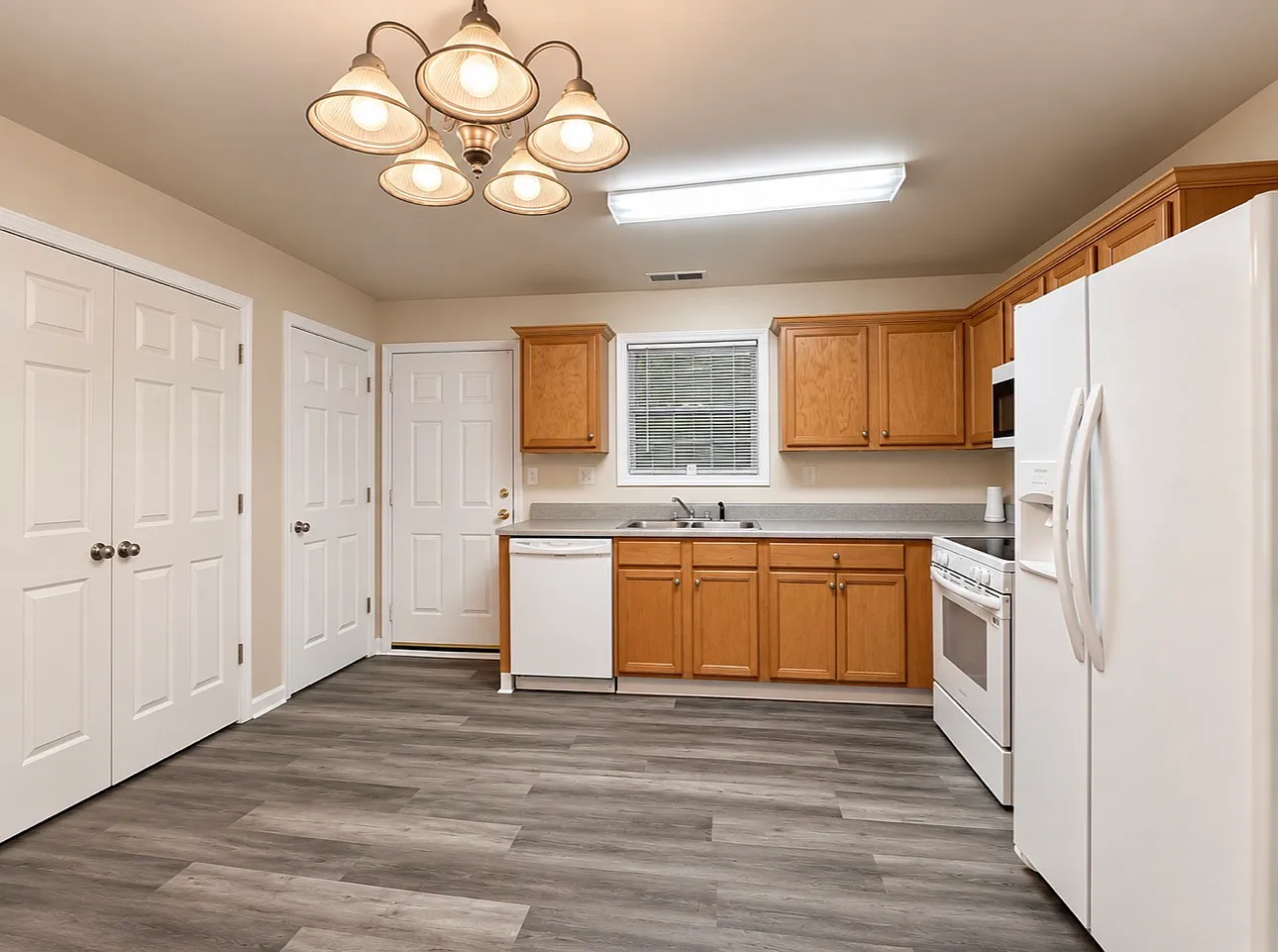 2 bed, 2.5 bath, 1098 sqft, $1,395 — Photo 3