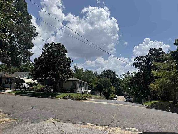 4th image of 401 Bayles St