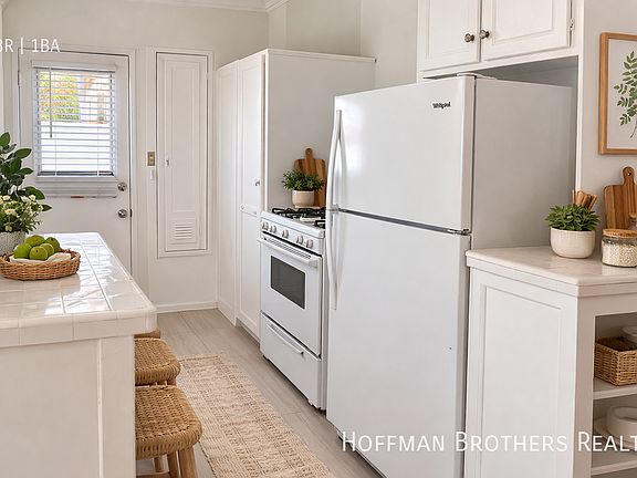 3rd image of 2216 Ocean Park Blvd APT C