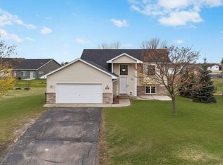 815 Cologne Ln, Waverly, MN 55390