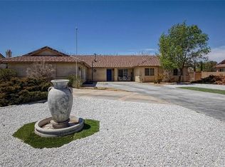 13846 Coachella Rd, Apple Valley, CA 92307