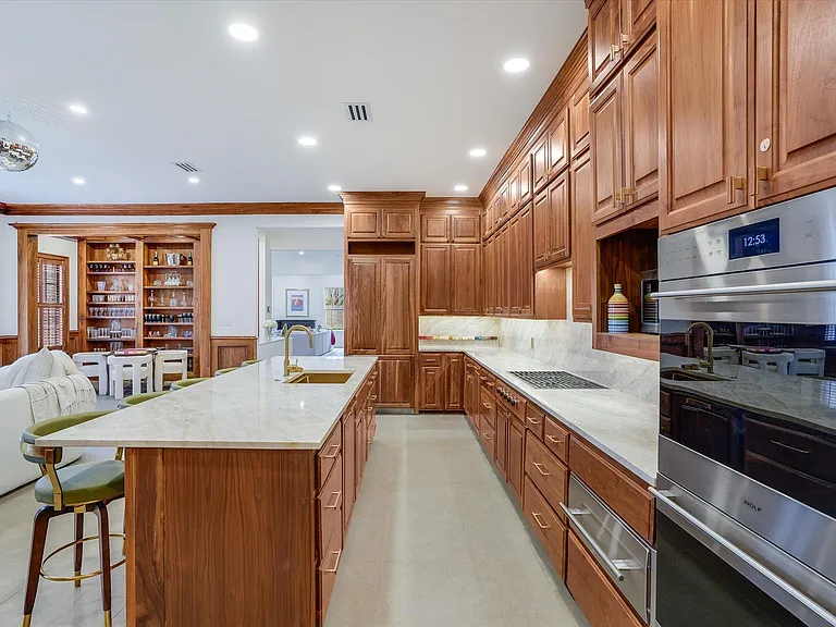 3705 Gilbert St #2 — Photo 8