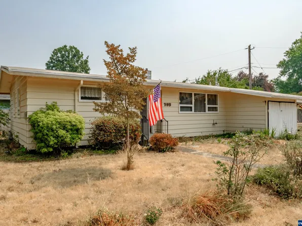 705 Broadway St SW, Albany, OR 97321