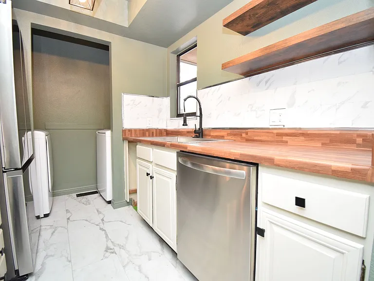 6852 S Countrywoods Cir #B5 — Photo 10