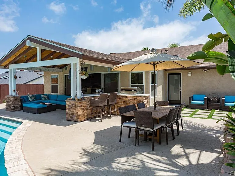 812 Crest Dr — Photo 30