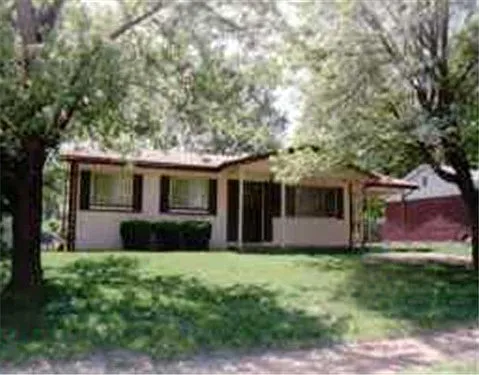700 Undercliff Dr photo 1