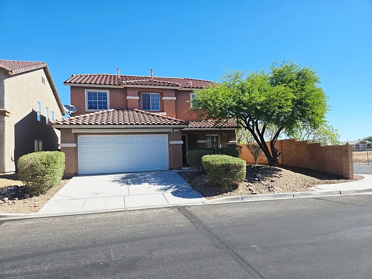 348 Bella Calabria Ave — Photo 2