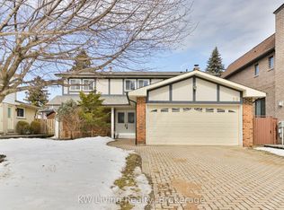 10 Liebeck Cres, Markham, ON L3R 1Y5