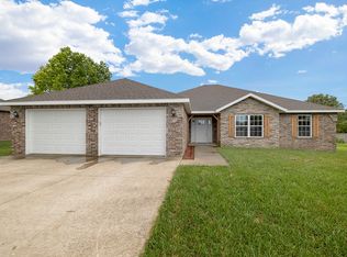 302 E 26th St, Mountain Grove, MO 65711