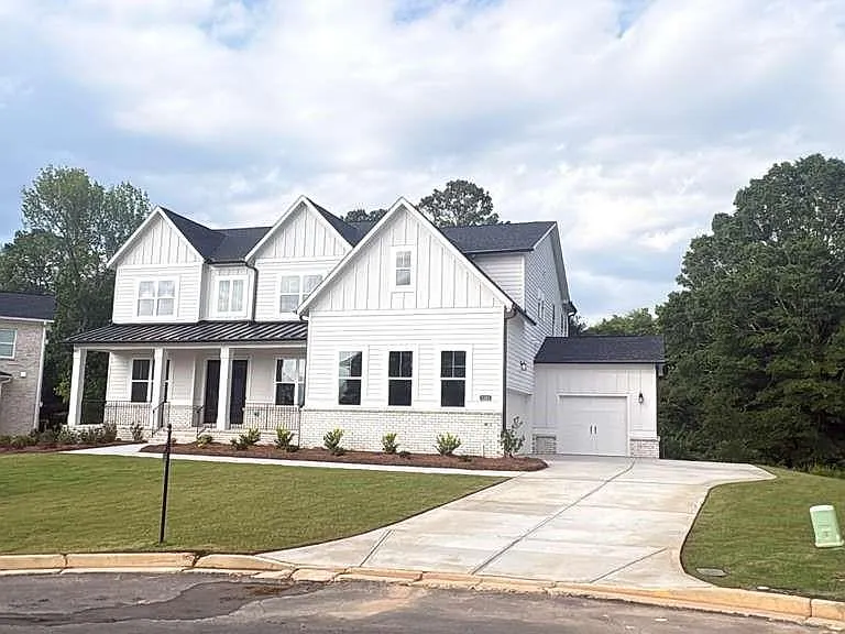 5365 Travers Ln — Photo 2
