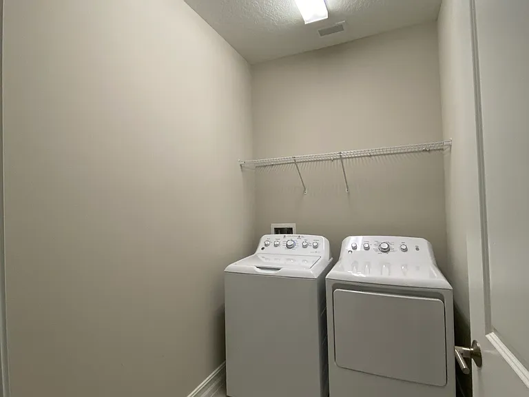 4671 Almada Ln — Photo 37