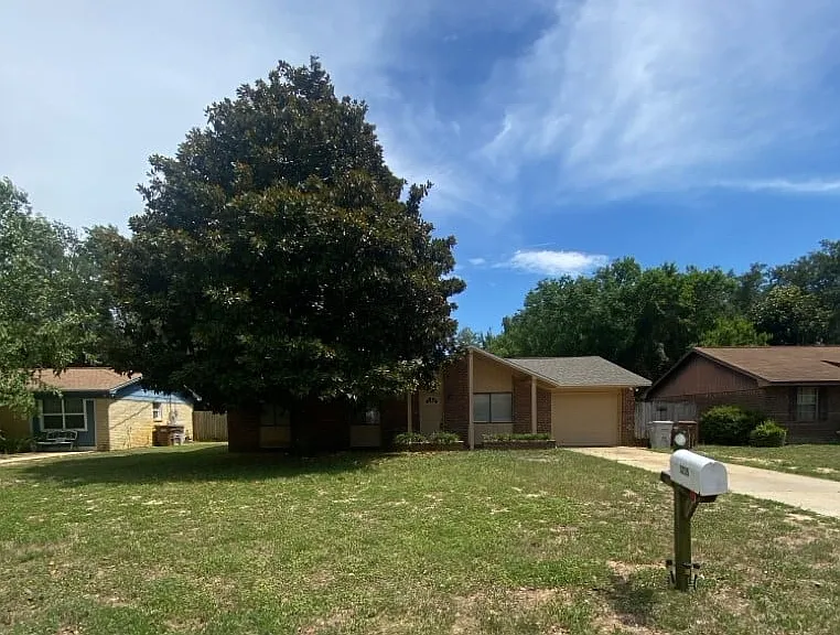 3235 Auburn Pkwy — Photo 1