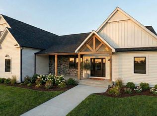 52 Round Farm Rd, Rehoboth, MA 02769