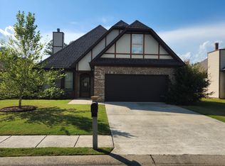 1011 Riviera Dr, Calera, AL 35040