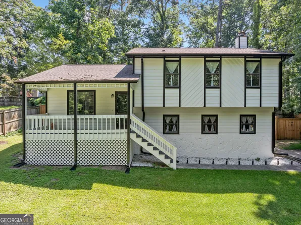 1637 Deer Run Rd, Lawrenceville, GA 30043