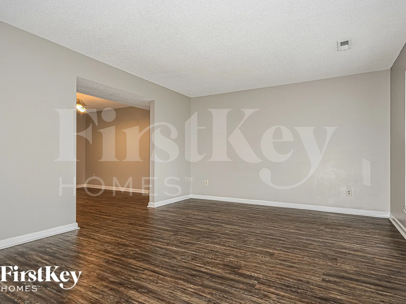 3 bed, 2.5 bath, 1767 sqft, $2,050 — Photo 3