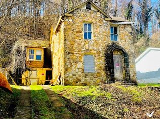 904 Raleigh Ter, Bluefield, WV 24701