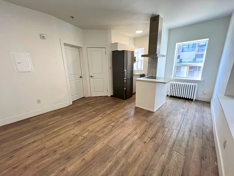245 Logan Ave — Photo 17