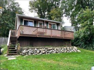 11 Wake Forest Trl, Hopatcong, NJ 07843