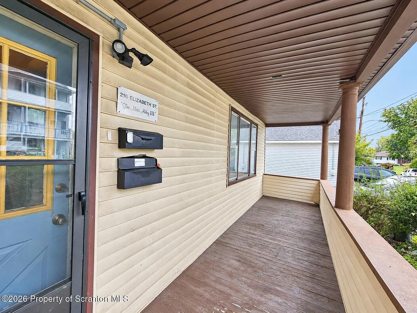1 bed, 1.0 bath, 695 sqft, $950 — Photo 2