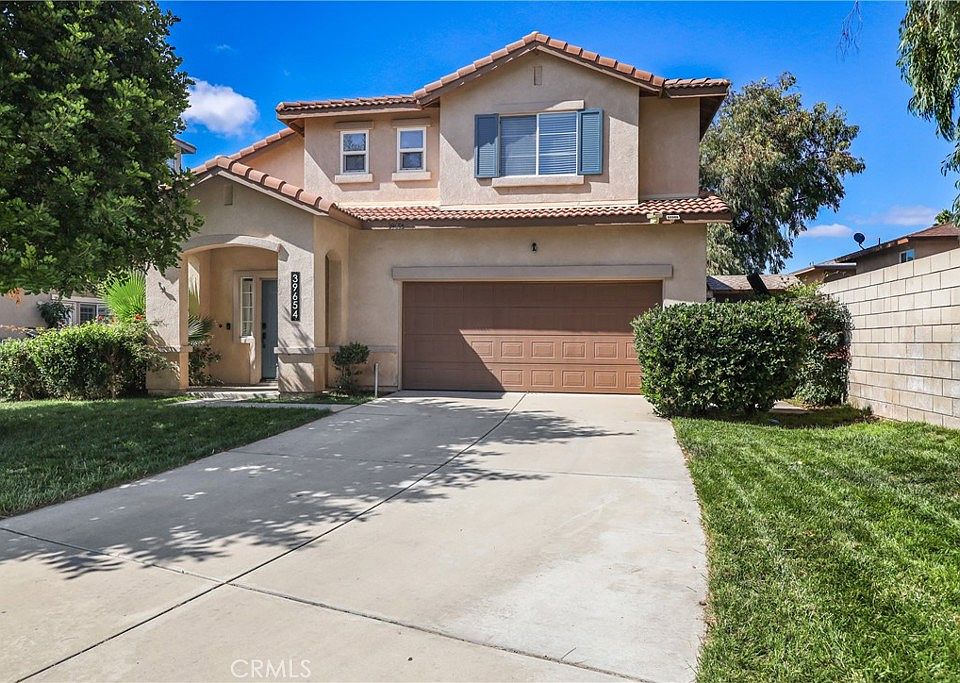 1st image of 39654 Chambray Dr