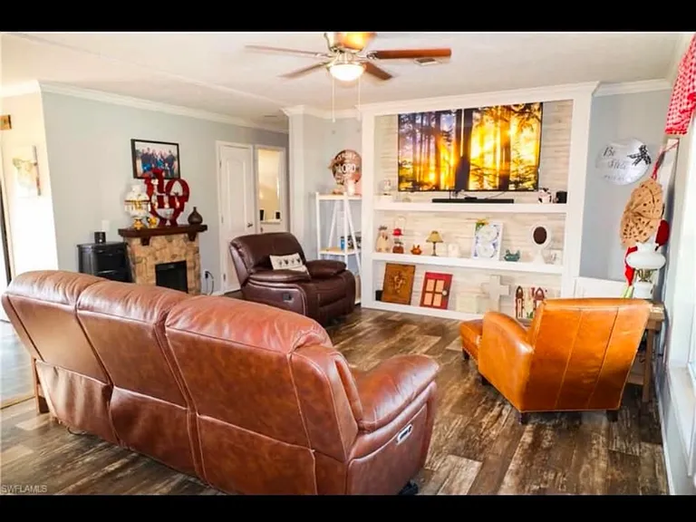 1036 Pony Pl — Photo 3