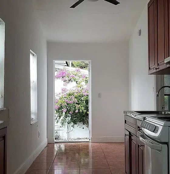 110 NE 56th St #116 — Photo 1