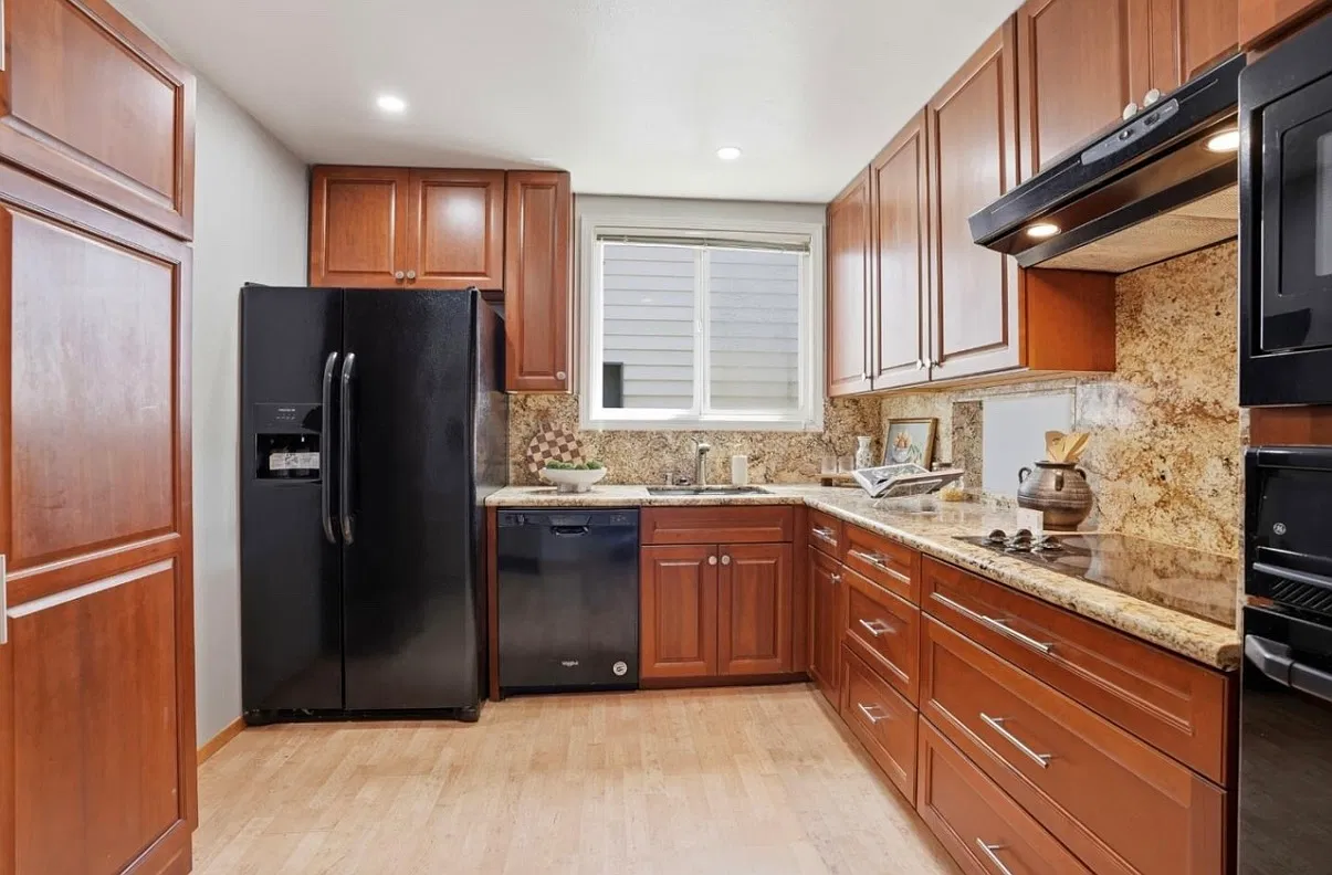 5 bed, 1610 sqft, $7,000 — Photo 4