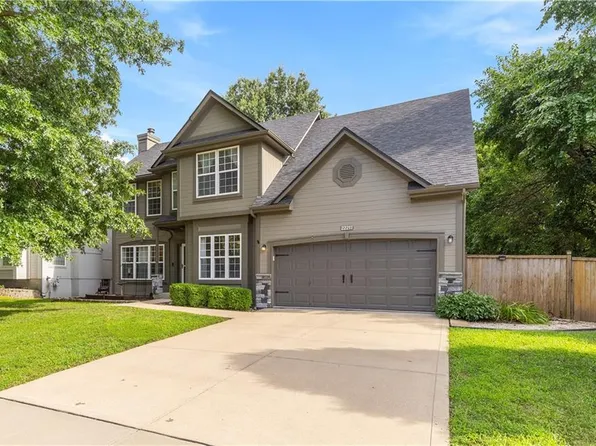 22217 W 51st St, Shawnee, KS 66226