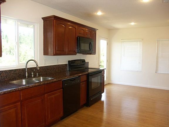 Beautiful Granite Kitchen
