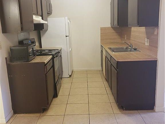 4th image of 1044 Linde St